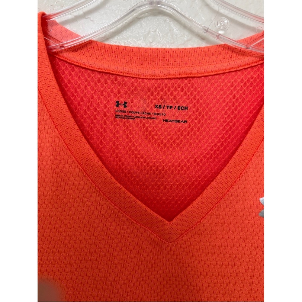 Under Armour HeatGear V-Neck Shirt Womens XS Neon Orange Excellent Mesh Workout - Picture 3 of 5